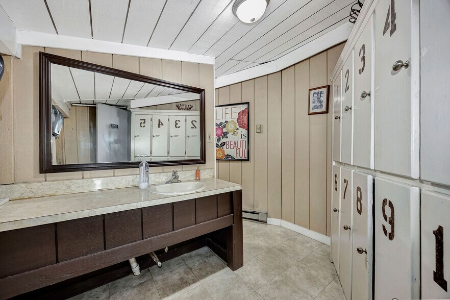 More Photos Of 1188 Pyramid Hill Blvd, Hamilton Flex For Sale