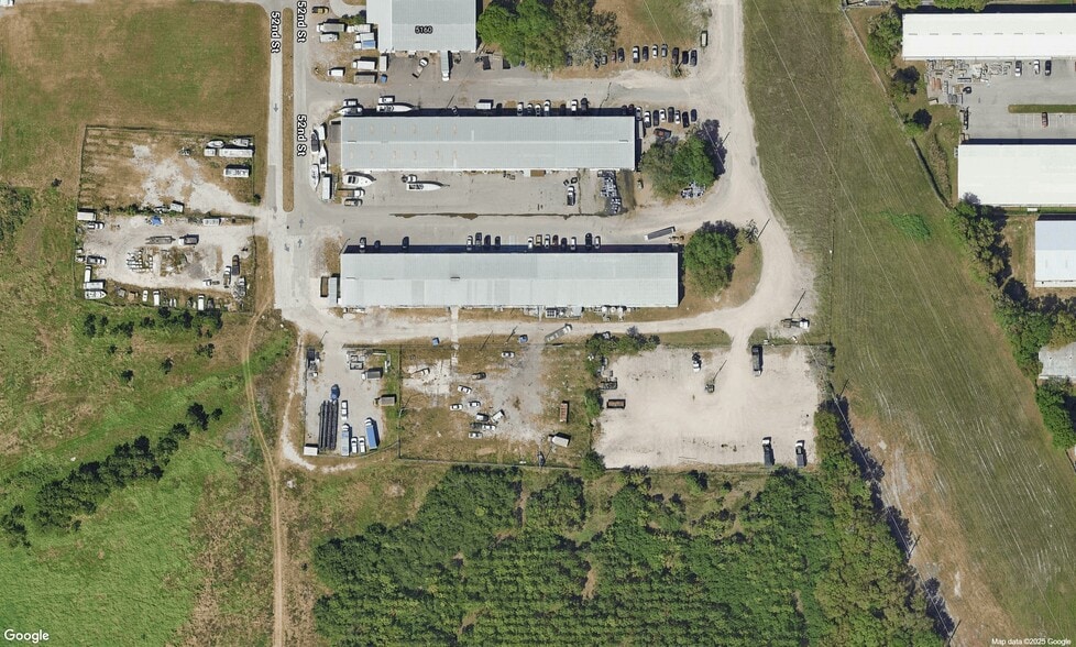 More Photos Of 5180-5186 52nd St, Clearwater Manufacturing For Lease