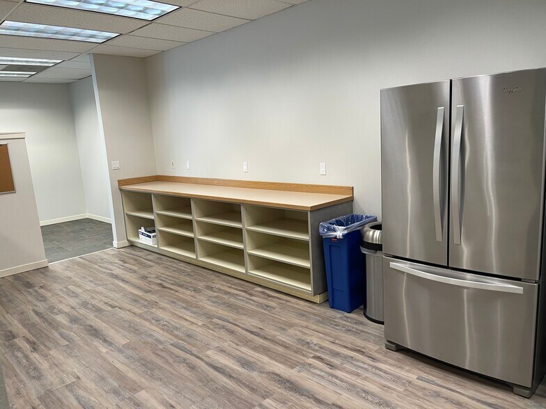 More Photos Of 1204 Railroad Ave, Bellingham Office For Lease