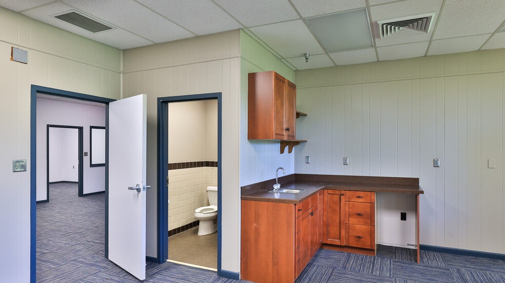 More Photos Of 2 Commerce Blvd, Palm Coast Warehouse For Lease