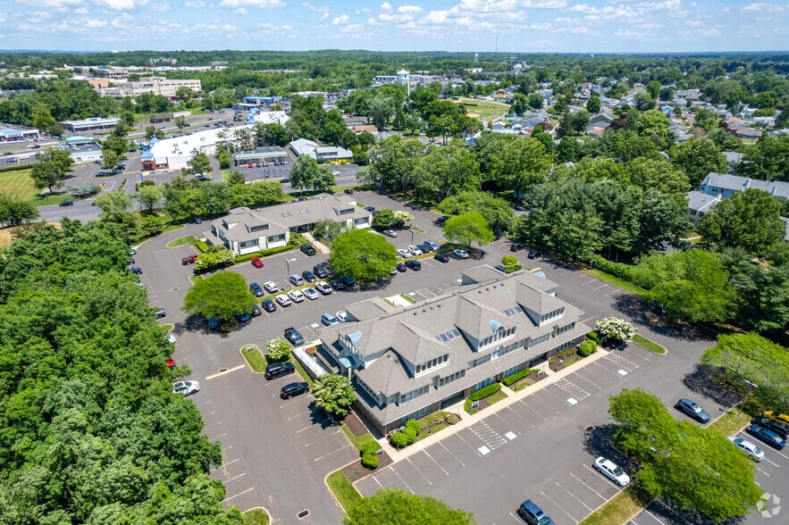 More Photos Of 333 N Oxford Valley Rd, Fairless Hills Medical For Lease