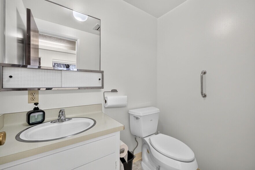 More Photos Of 7 Page St, Cotati Medical For Sale