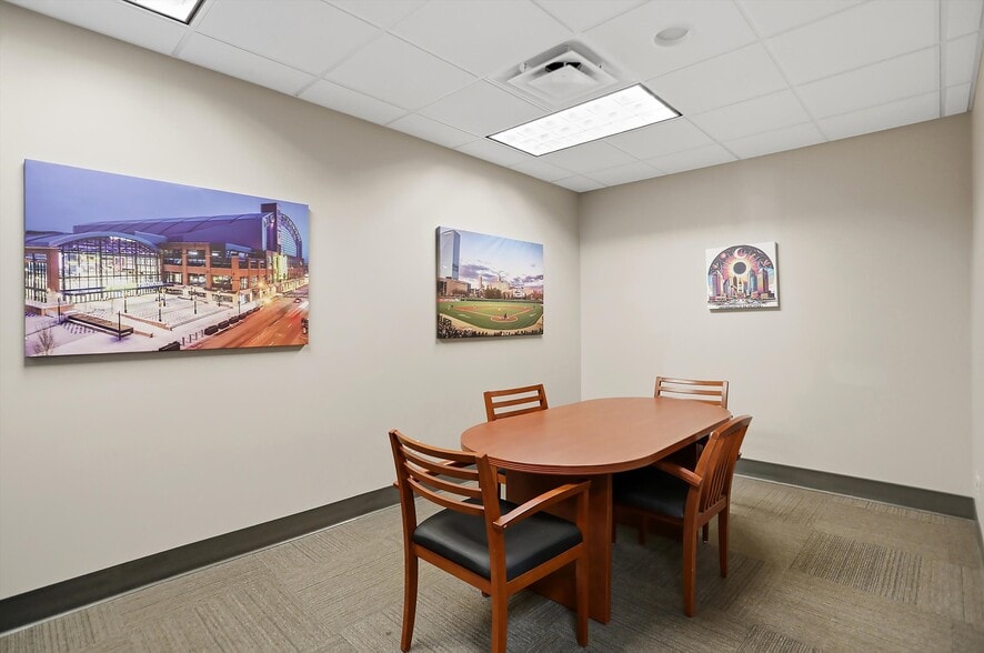 More Photos Of 8770 Purdue Rd, Indianapolis Office For Sale