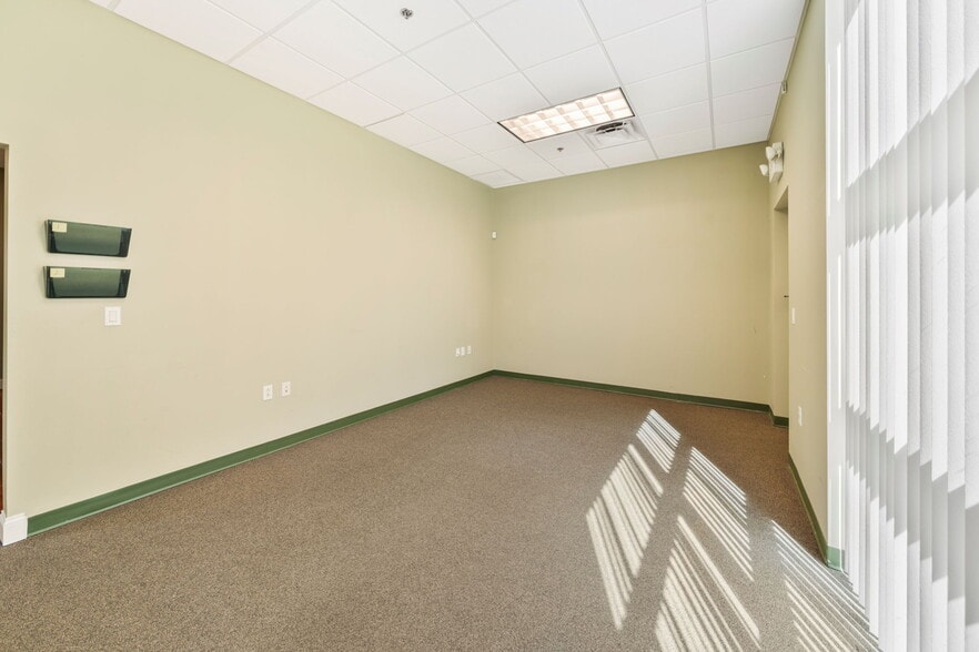 More Photos Of 11602 Lake Underhill Rd, Orlando Flex For Sale