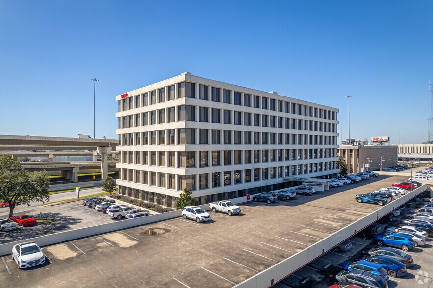 More Photos Of 9800 Northwest Fwy, Houston Office For Lease
