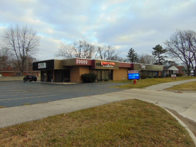 More Photos Of 30000 Orchard Lake Rd, Farmington Medical For Lease
