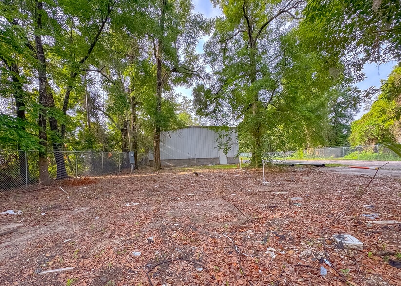 More Photos Of 4863 Gum Rd, Tallahassee Warehouse For Lease