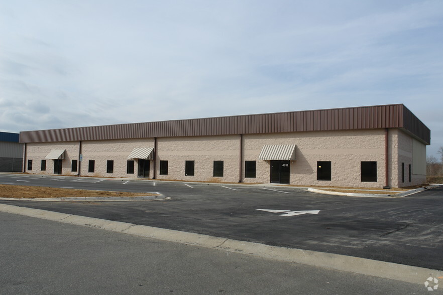 More Photos Of 4011-4015 Dearborn Pl, Concord Flex For Lease