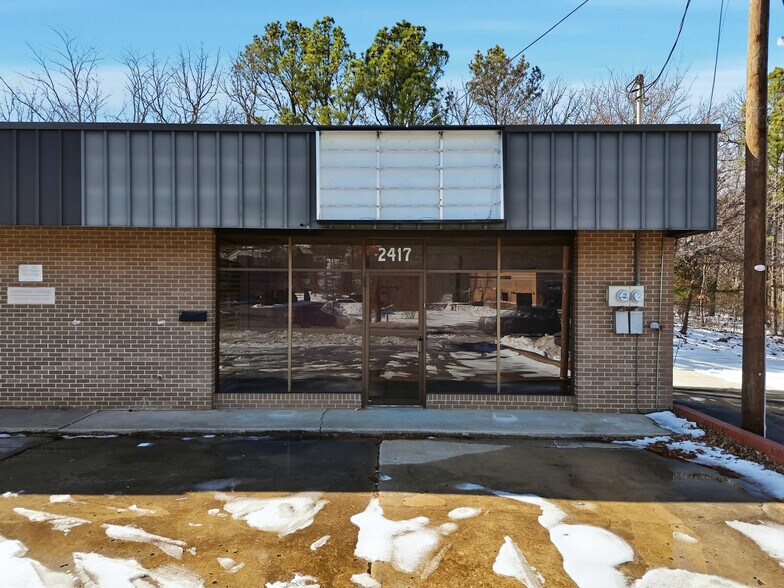 More Photos Of 2417 N College Ave, Fayetteville Freestanding For Lease