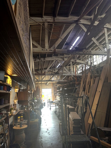 More Photos Of 5912 Mettler St, Los Angeles Manufacturing For Sale