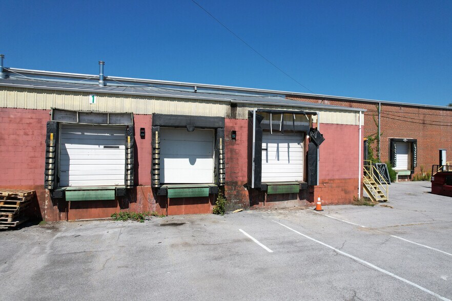 More Photos Of 351 Station Rd, Berryville Manufacturing For Lease