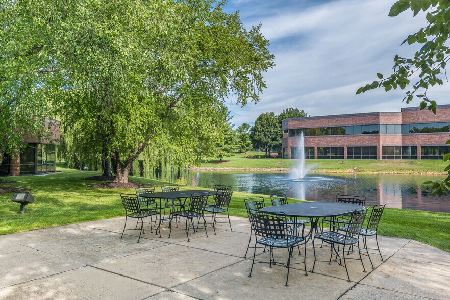 More Photos Of 250 N Patrick Blvd, Brookfield Office For Lease