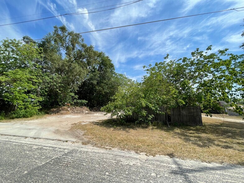 More Photos Of 14040 SE 162nd Pl, Weirsdale Light Manufacturing For Sale