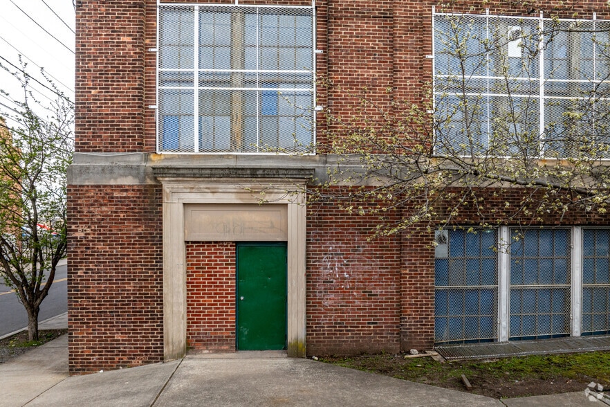 More Photos Of 1292-1298 McCarter Hwy, Newark Manufacturing For Lease