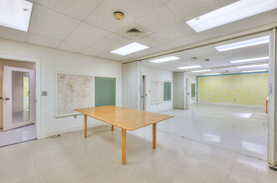 More Photos Of 228 S Military Ave, Lawrenceburg Religious Facility For Sale