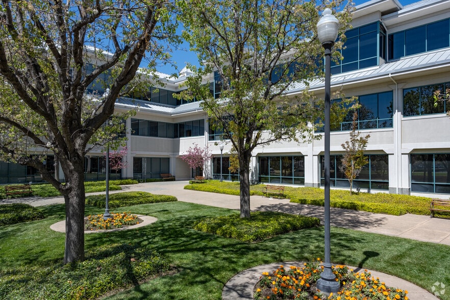 More Photos Of 1 Harbor Ctr, Suisun City Medical For Lease