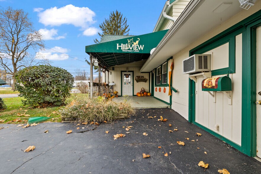 More Photos Of 14277 National Rd Sw, Etna Veterinarian Kennel For Sale