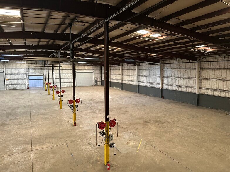 More Photos Of 4410 Wendell Dr SW, Atlanta Warehouse For Lease