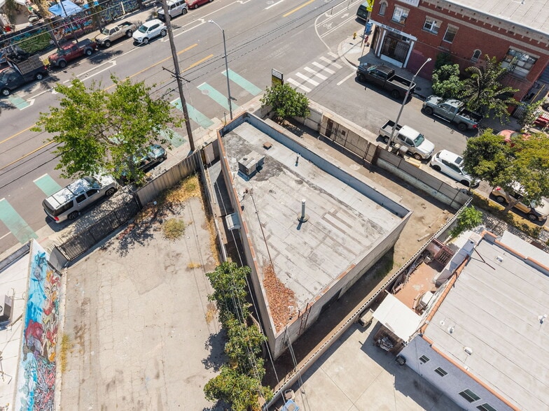 More Photos Of 4733 W Adams Blvd, Los Angeles General Retail For Sale