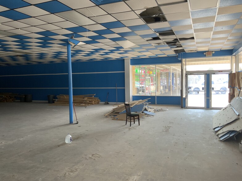 More Photos Of 908-1010 W Cumberland St, Dunn General Retail For Lease