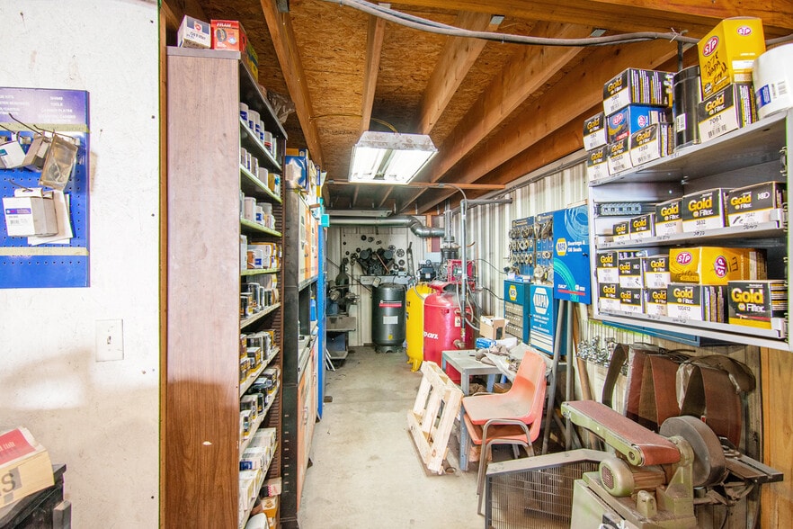 More Photos Of 650 S Plasterbed Rd, Port Clinton Auto Repair For Sale