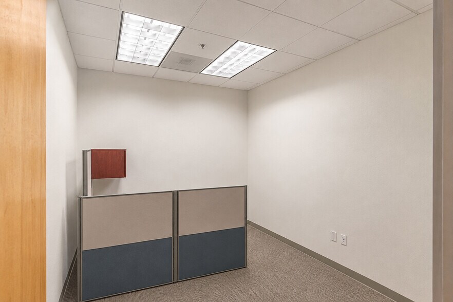 More Photos Of 950 Boardwalk, San Marcos Office For Sale