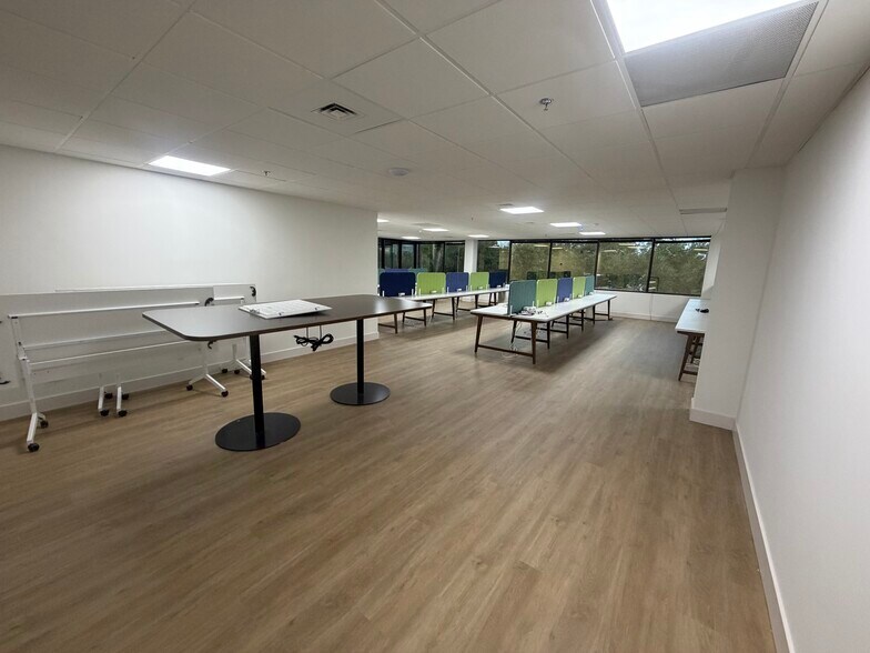More Photos Of 6698 68th Ave N, Pinellas Park Loft Creative Space For Lease