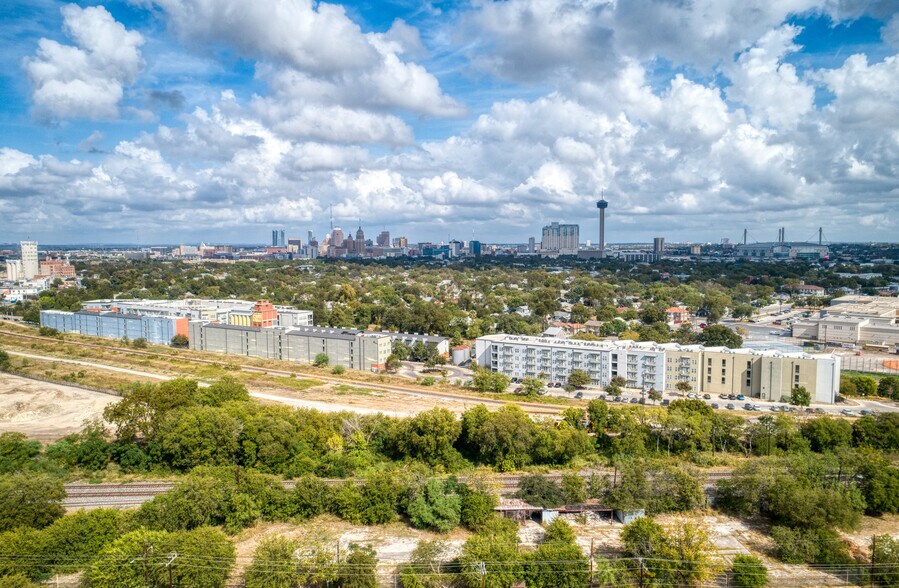 More Photos Of 423 Blue Star, San Antonio Apartments For Lease