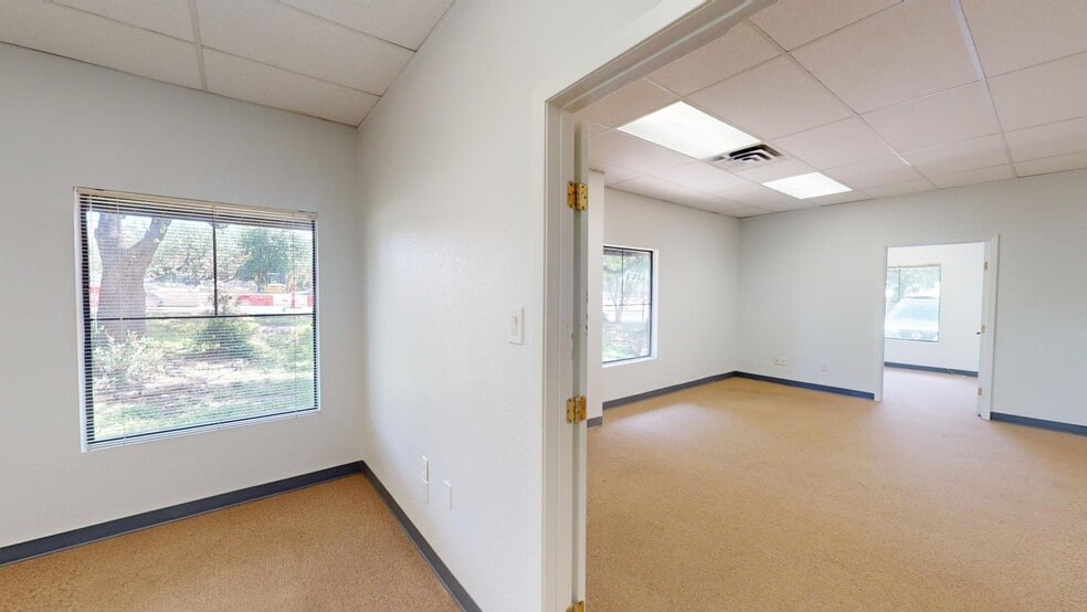 More Photos Of 4600 Spicewood Springs Rd, Austin Office For Sale
