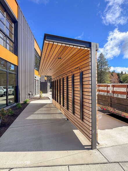 More Photos Of NW Shevlin Park Rd & Crossing Dr, Bend Unknown For Lease