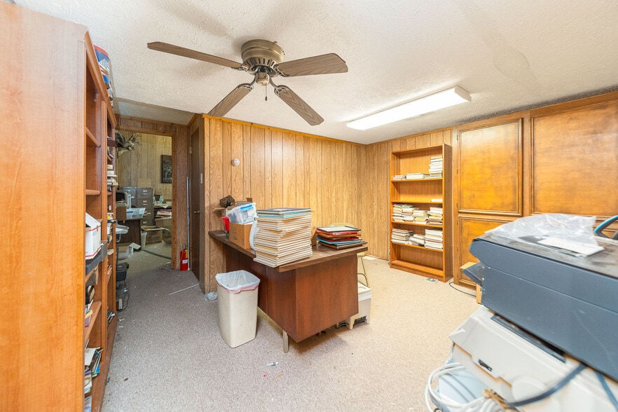 More Photos Of 5802 Sheppard Rd, Baytown Specialty For Sale