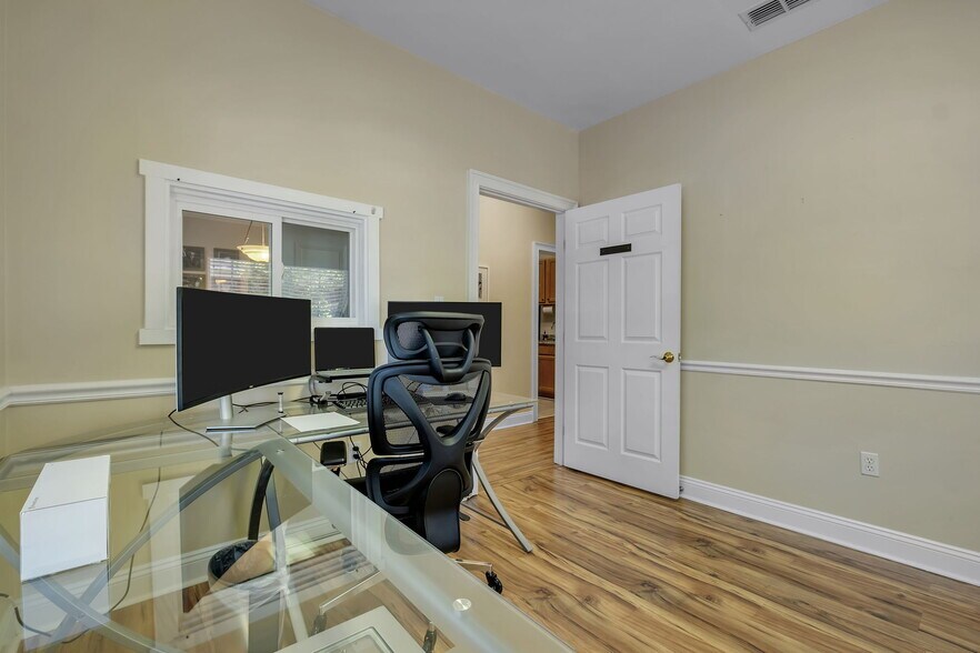 More Photos Of 2888 Mahan Dr, Tallahassee Medical For Lease