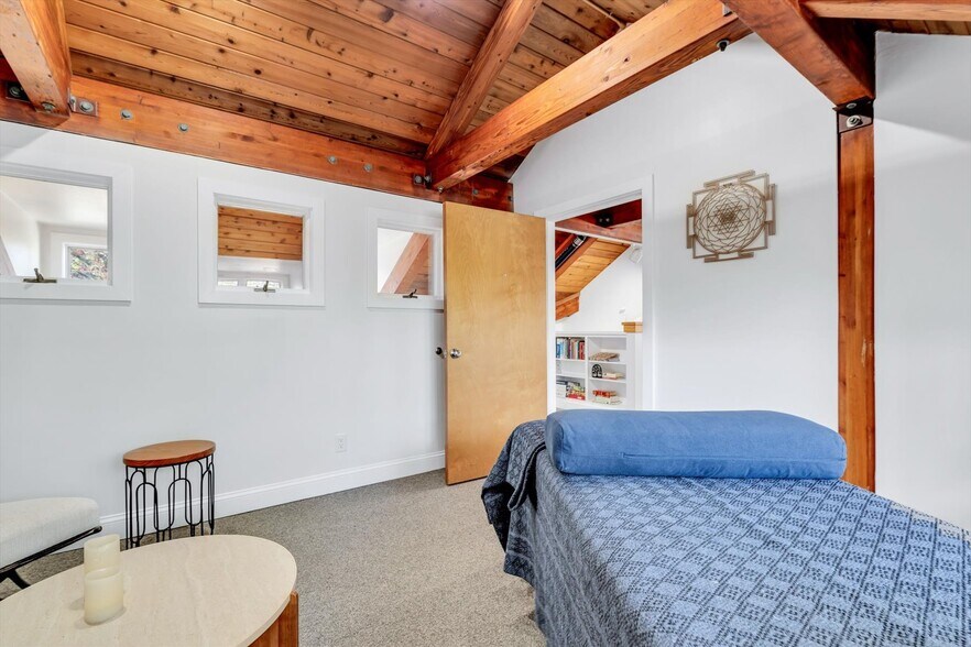 More Photos Of 1049 Main St, West Barnstable Medical For Sale