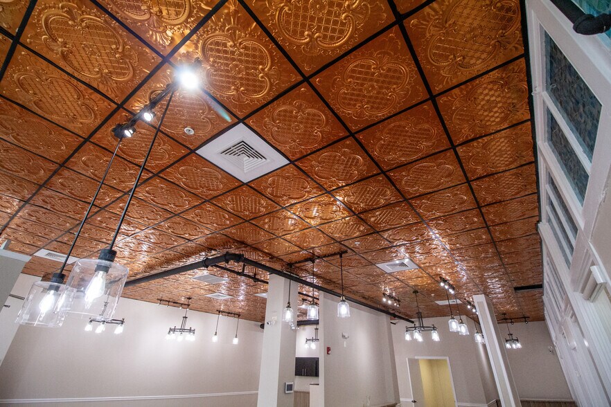 More Photos Of 121 E Marion Ave, Punta Gorda Storefront Retail Office For Sale