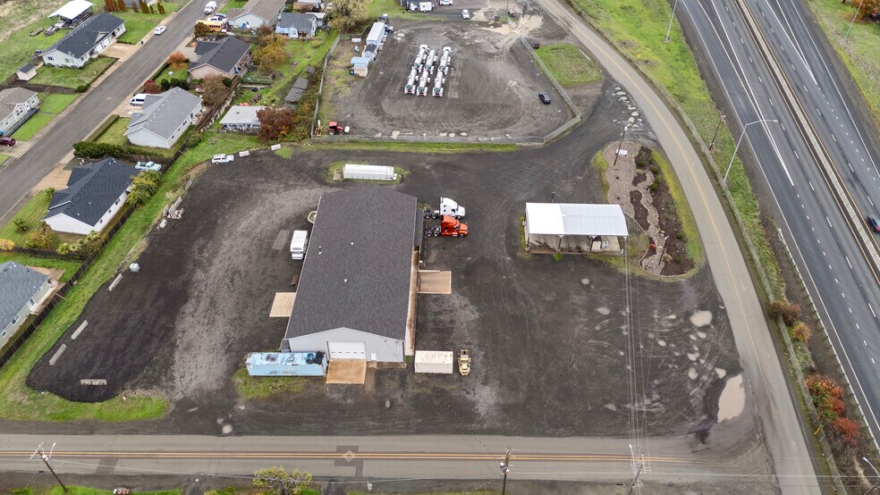 More Photos Of 1625 W Duke Rd, Sutherlin Warehouse For Sale
