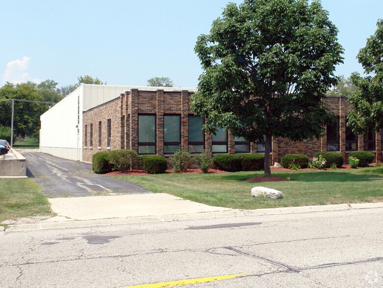 More Photos Of 734-736 S Vermont St, Palatine Warehouse For Sale