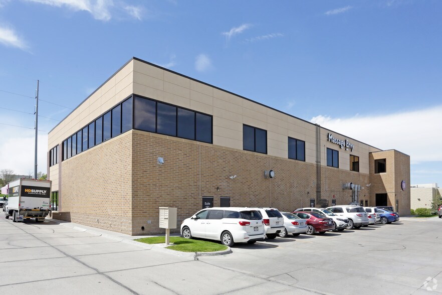 More Photos Of 1303 S 72nd St, Omaha Storefront Retail Office For Lease