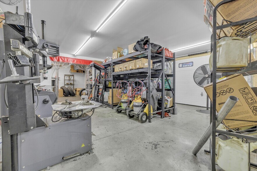 More Photos Of 1474 Peters Creek Rd NW, Roanoke Auto Repair For Sale