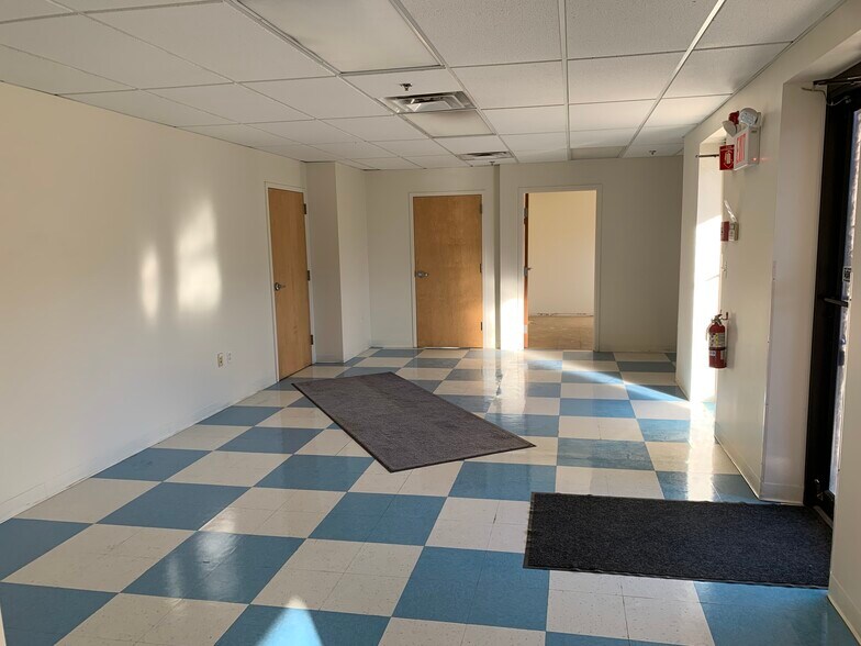 More Photos Of 190-200 Pleasant St, Rockland Manufacturing For Lease