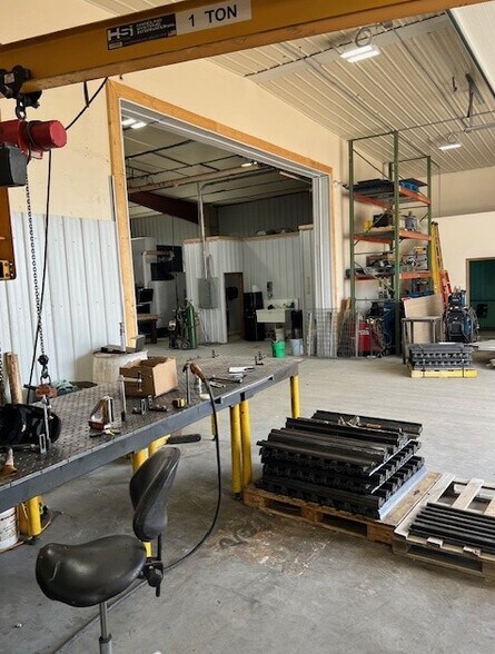 More Photos Of 214 12th St NW, West Fargo Warehouse For Lease