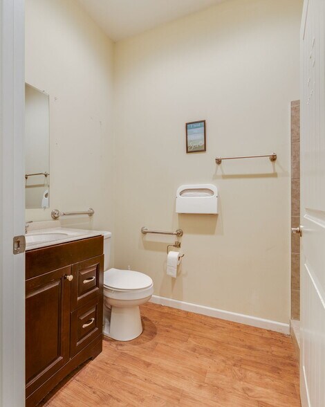 More Photos Of 3815 Highway 66 S, Rogersville Office For Lease