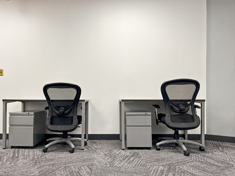 More Photos Of 650 Poydras St, New Orleans Coworking Space