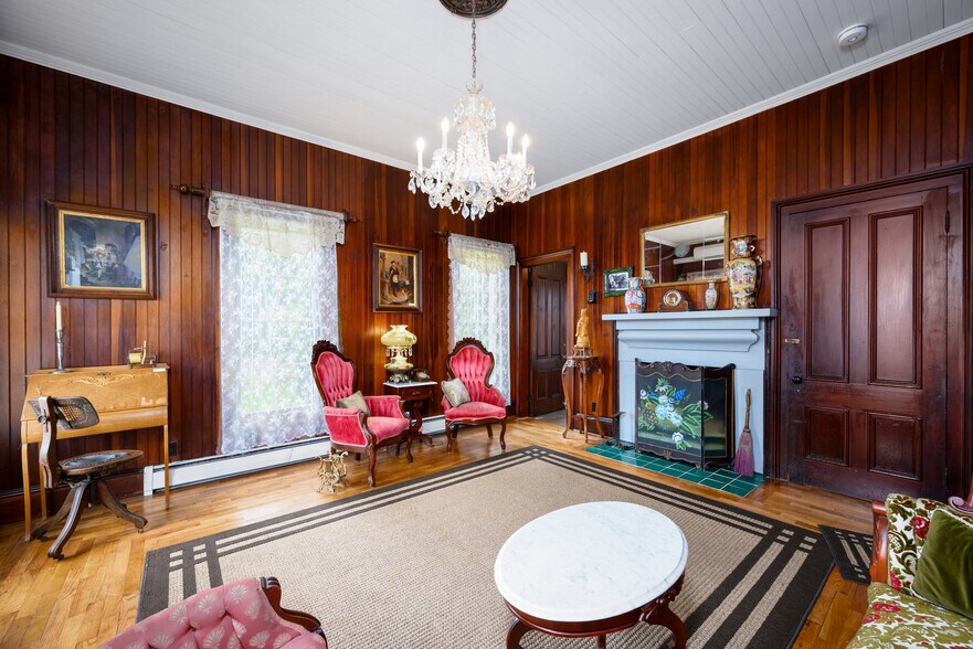 More Photos Of 236 SE Stephens St, Roseburg Hospitality For Sale