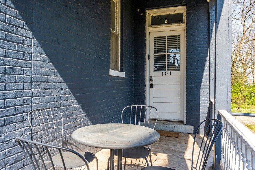 More Photos Of 199 E Loudon Ave, Lexington Office Residential For Sale