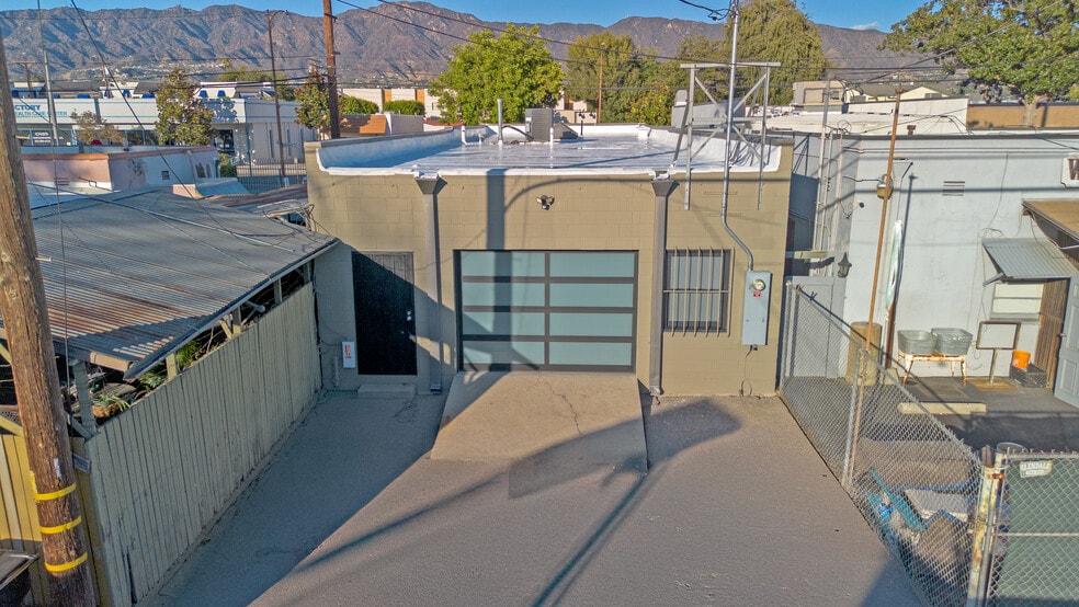 More Photos Of 1732 Victory Blvd, Glendale Loft Creative Space For Lease