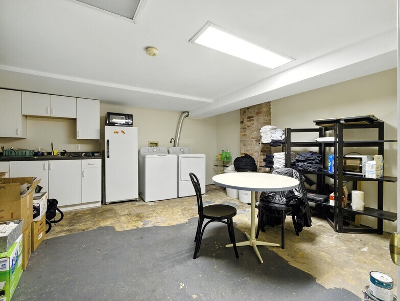 More Photos Of 6-8 Thorne St, Jersey City Storefront Retail Residential For Lease