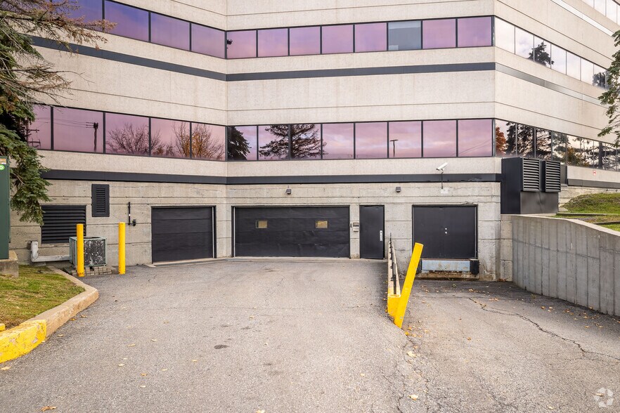 More Photos Of 1425 Rte Transcanadienne, Dorval Office For Lease