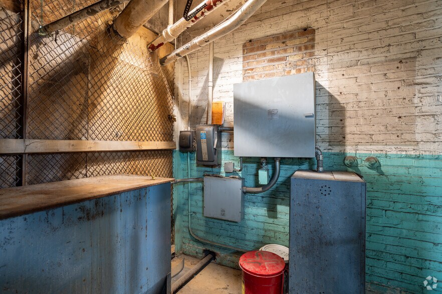 More Photos Of 3850 W Cortland St, Chicago Manufacturing For Sale