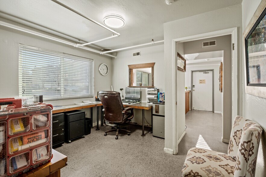 More Photos Of 902 Waugh Ln, Ukiah Warehouse For Sale