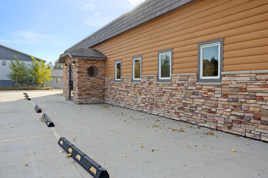 More Photos Of 205 1st St SW, Glyndon Restaurant For Sale